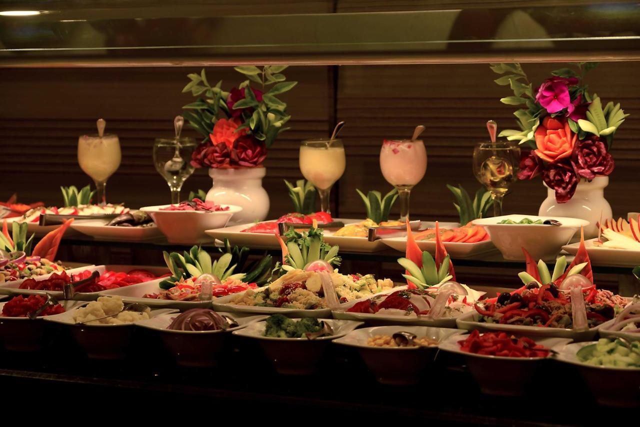 Pickalbatros Blu Spa Resort - Adults Friendly 16 Years Plus- Ultra All-Inclusive Hurgada Dış mekan fotoğraf A salad bar