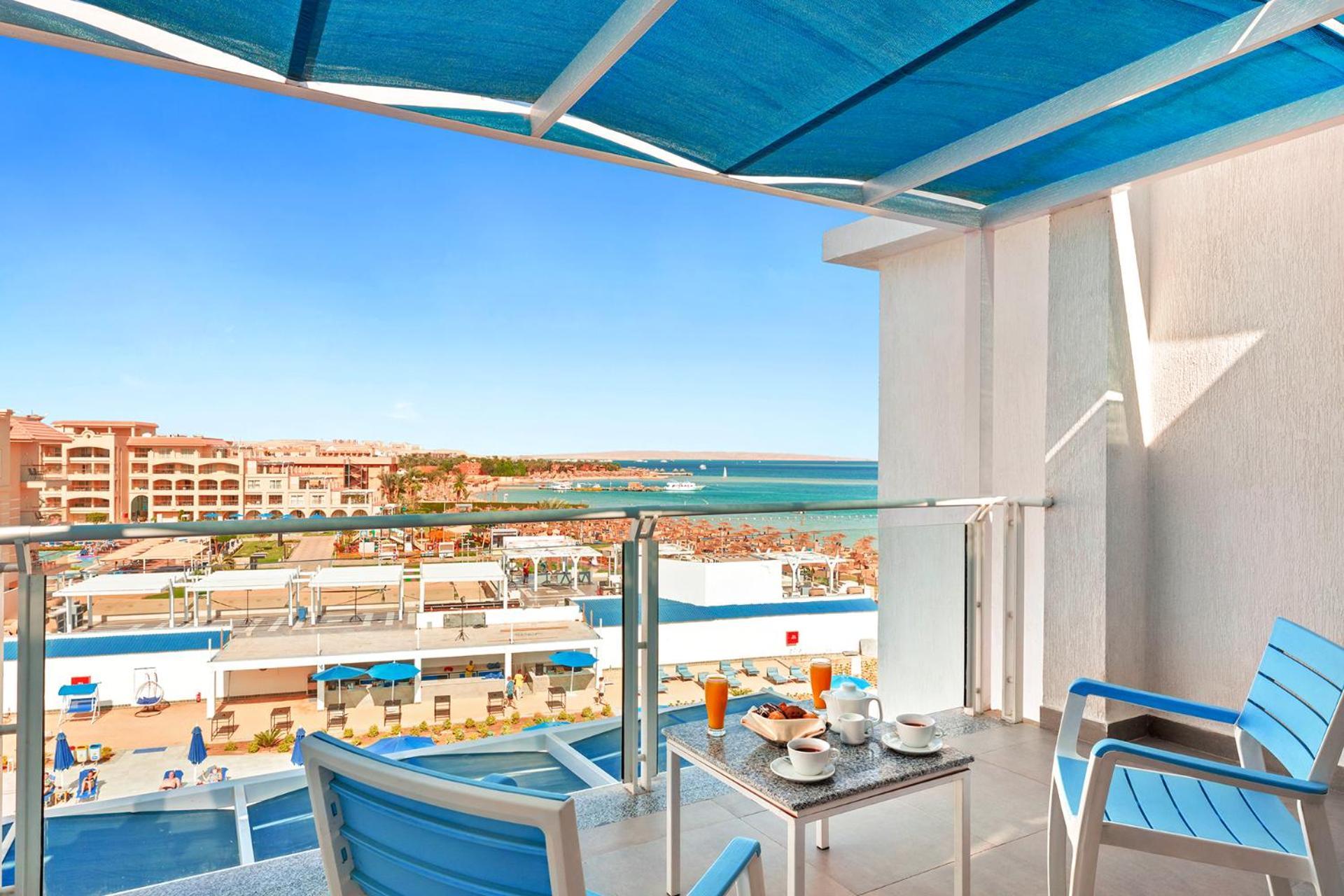 Pickalbatros Blu Spa Resort - Adults Friendly 16 Years Plus- Ultra All-Inclusive Hurgada Dış mekan fotoğraf Balcony of a hotel room