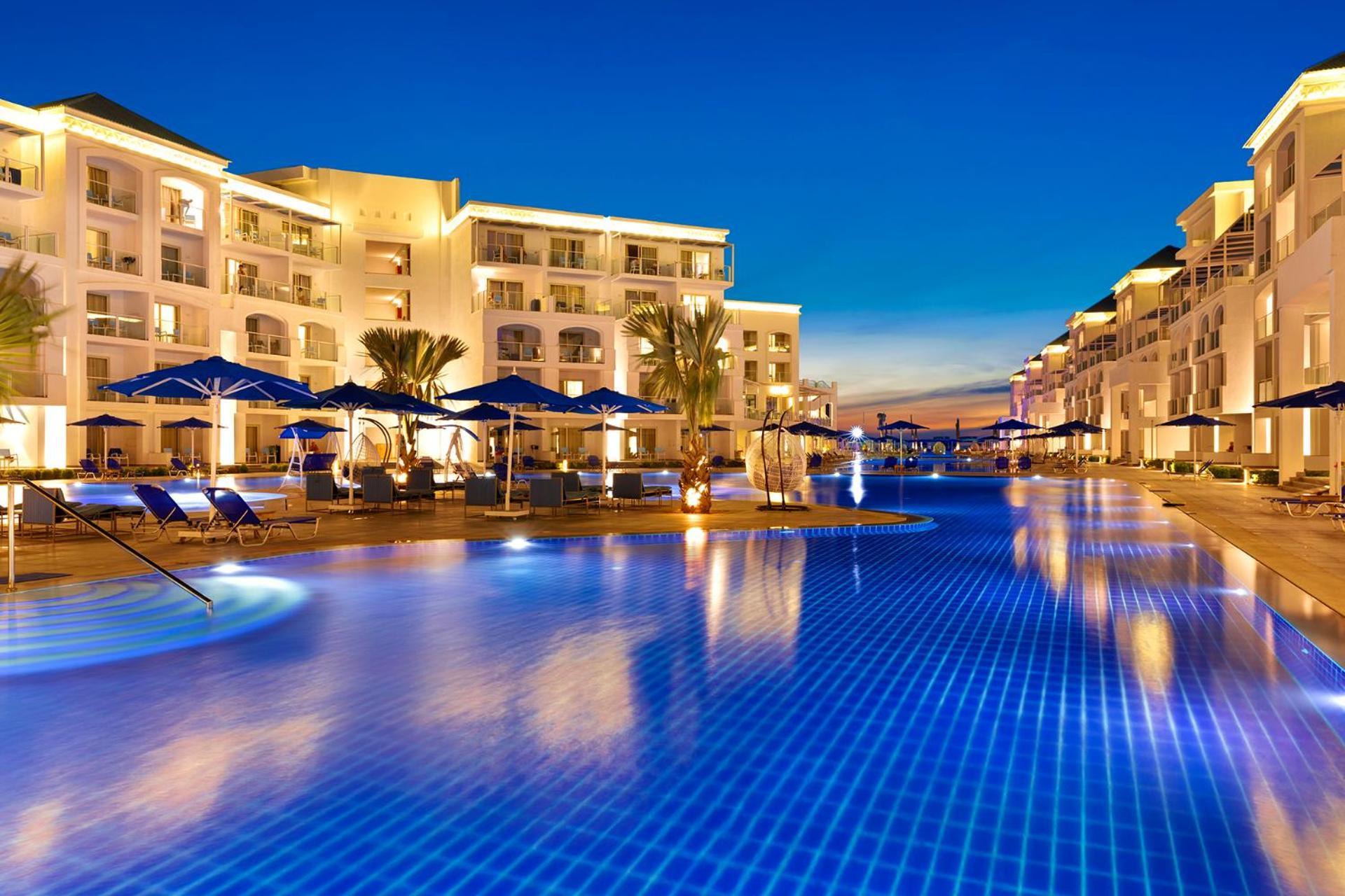 Pickalbatros Blu Spa Resort - Adults Friendly 16 Years Plus- Ultra All-Inclusive Hurgada Dış mekan fotoğraf The pool at the Sheraton Nha Trang Hotel & Spa Resort